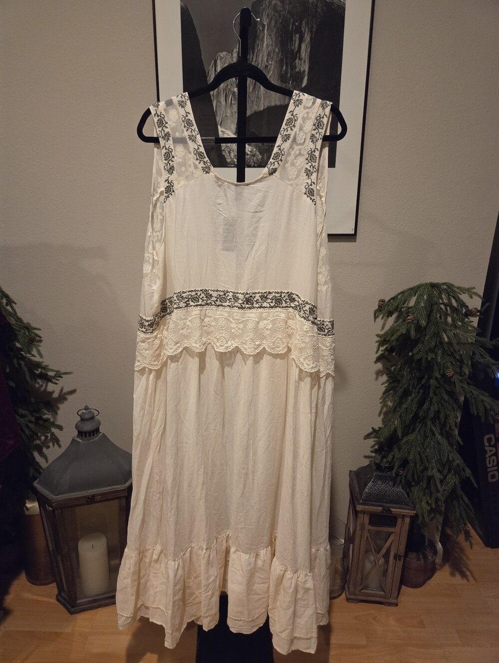 #50 torrid Cream Lace Tiered Swim Cover-Up Vest - Picture 4 of 4